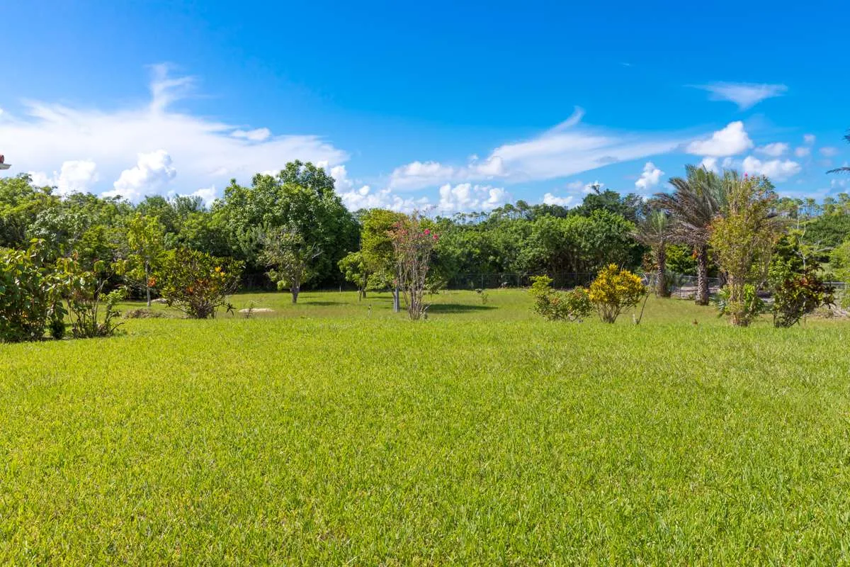 Bahamia Home Garden